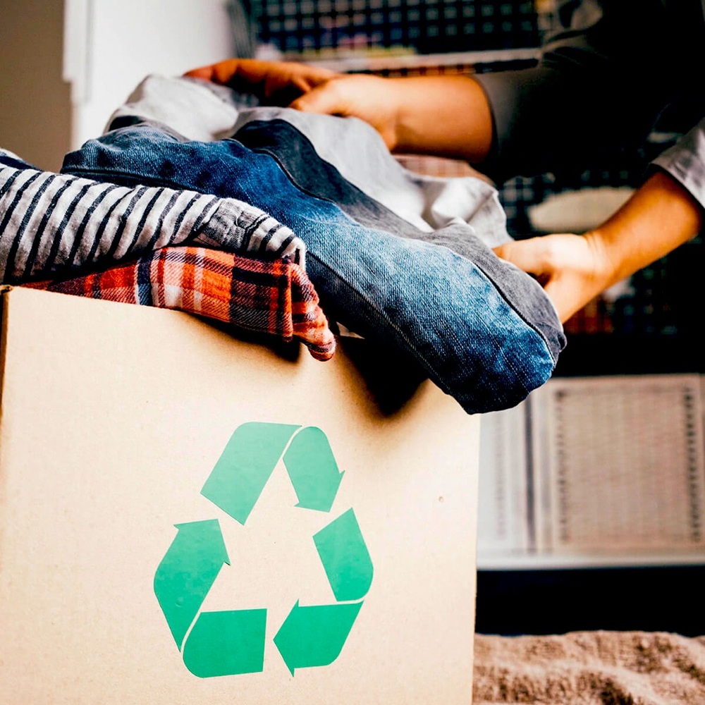 LOTS OF GENTLY USED ITEMS ♻️